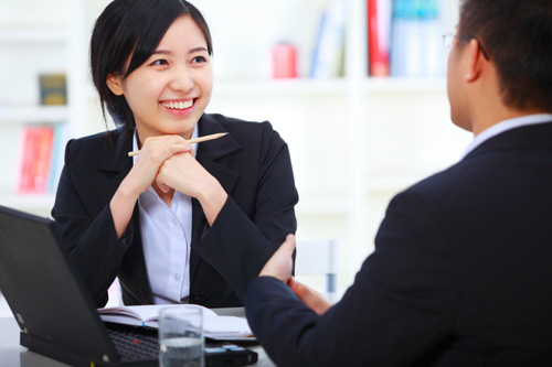 Mỉm cười là chìa khóa giao tiếp thành công 